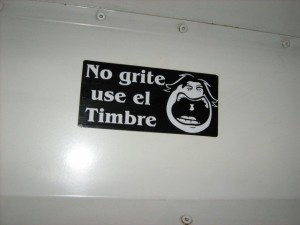 No grites!